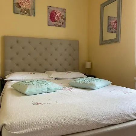 Bed & Breakfast La Bianchina Monale